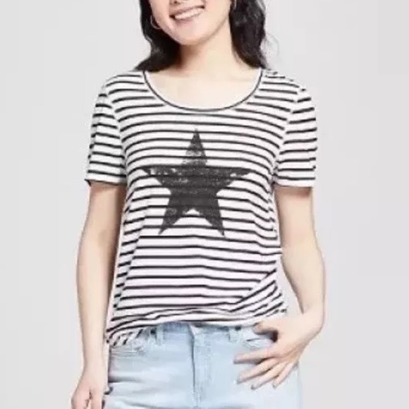 Grayson Threads Tops - 🌈 Black & white stripe star graphic tee